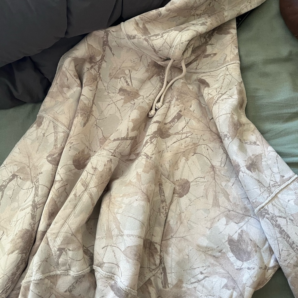 Abercrombie & Fitch Camouflage Hoodie - beige